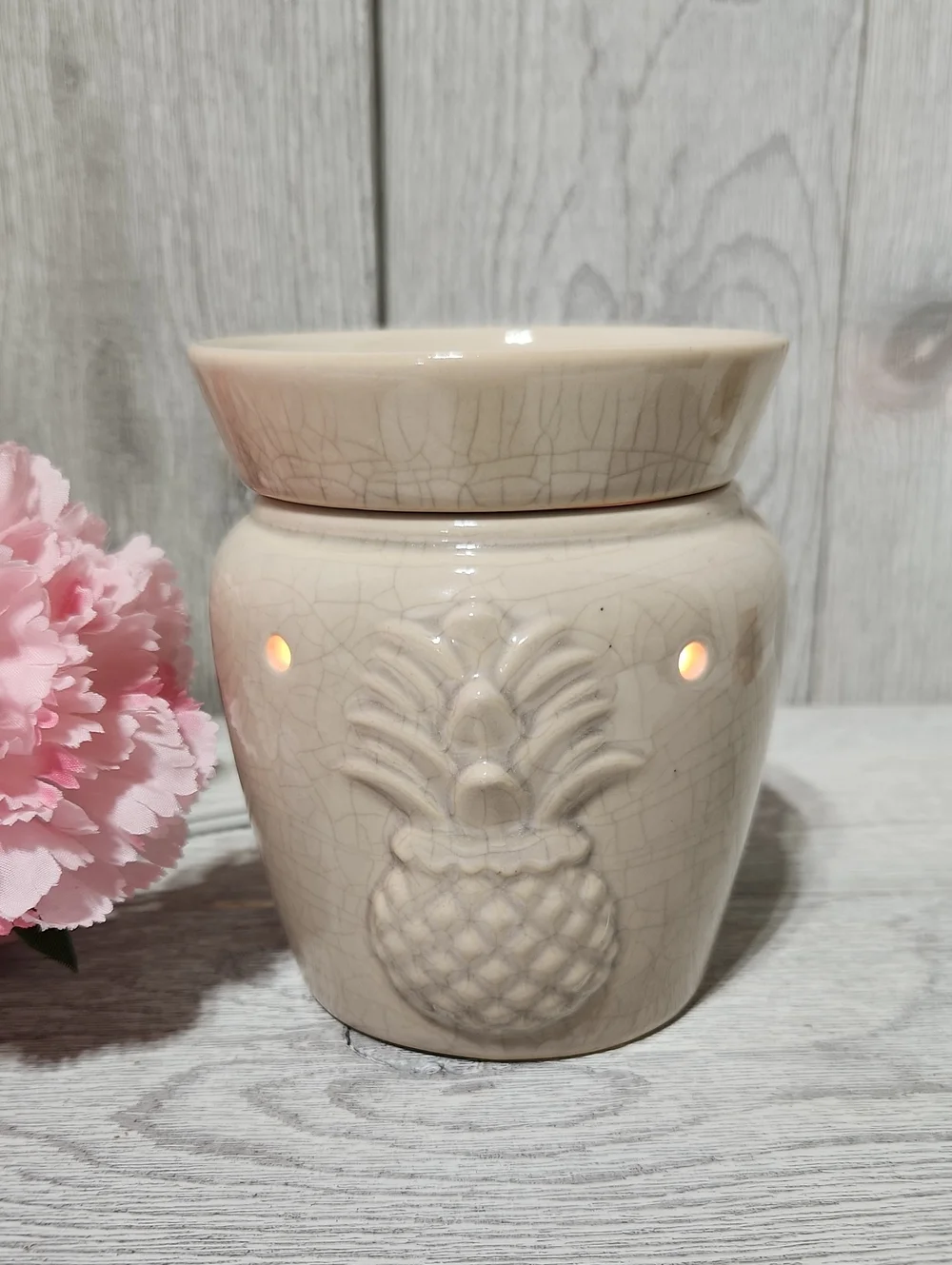 Welcome Scentsy Warmer With Embosssed Pineapple & Crackle Finish